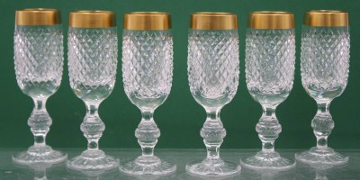 Auktion 363<br>6 Kristallgläser mit breitem Goldrand und vergoldetes Tablett, H-15 cm, Tablett 40x26 cm über alles [1]