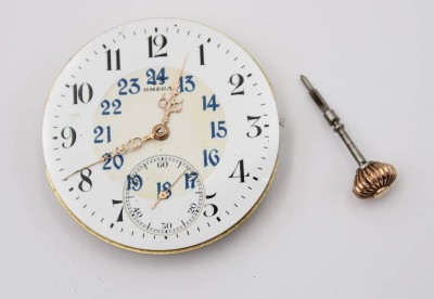 Auktion 363<br>Taschenuhrwerk, OMEGA, älter, Kronenaufzug, Werk lässt sich nicht aufziehen, ca. D-4,4cm [1]