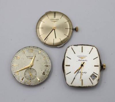 Auktion 363<br>3x div. Uhrwerke, Longines,  Automatik u. Handaufzug, Werk laufen, Altersspuren, D-ca. 3cm [1]