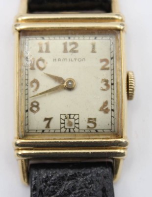 Auktion 363<br>Damen-Armbanduhr, Hamilton, älter, Handaufzug, Werk steht, ca. 2,7 x 2cm , Glas beschädigt, getragene Erhaltung [1]