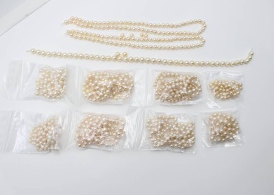 Auktion 363<br>10x div, Akoya-Perlenstränge, Perlen alle ca. D-0,7>0,8cm [1]