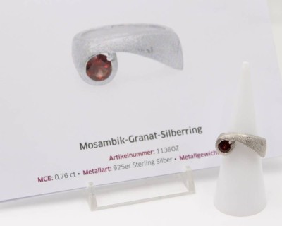 Auktion 371<br>925er Silber-Ring, , 7,1gr., RG 50/51, Zertifikat anbei [1]