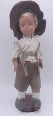 Auktion 363<br>Schildkröt Jungenpuppe in bayr. Tracht, , H-45 cm [1]
