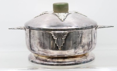 Auktion 363<br>gr. Deckelgefäss/Terrine, ungemarkt, Art-Déco, wohl Entwurf?, ca. H-15cm [1]