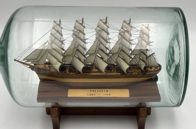 Auktion 363<br>übergrosses Flaschenschiff 