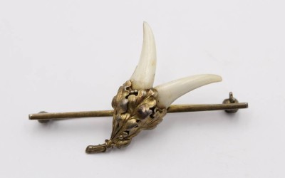 Auktion 363<br>Grandel-Brosche, älter, 900er Silber vergoldet, 6,3gr., L-5,5cm [1]