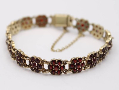 Auktion 363<br>Granat-Armband, 925er Silber vergoldet, 15,3gr., ca. L-18cm [1]
