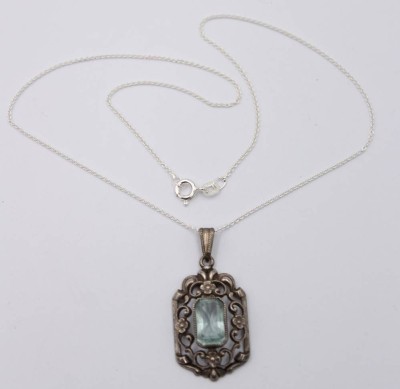 Auktion 363<br>835er Art-Déco Anhänger an 925er Kette, ca. L-38cm Anh. 3,7cm, zus. 5,4gr. [1]