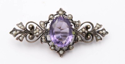 Auktion 363<br>Brosche, älter, Silber, Amethyst und Saatperlchen, 8,5gr., L-4,8cm [1]
