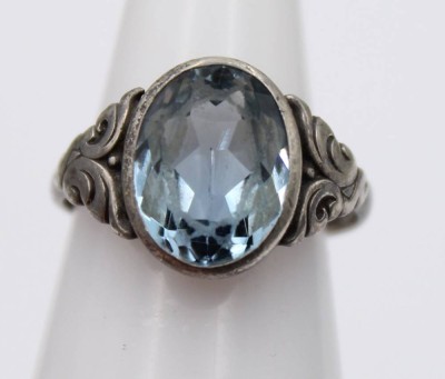 Auktion 363<br>835er Silber-Ring, hellblauer Stein, älter, RG 53/54, 3,2gr. [1]