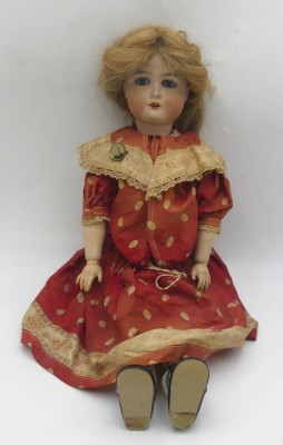 Auktion 363<br>Porzellankopf Gliederpuppe, gemarkt am Hals, Schlafaugen, offener Mund, H-60 cm [1]