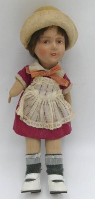 Auktion 363<br>kl. Massekopfpuppe mit Stoffkörper, H-28 cm, undeutliche Halsmarke [1]