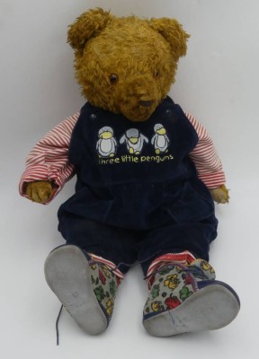 Auktion 363<br>alter Teddy, Holzwolle-Füllung, H-46 cm [1]