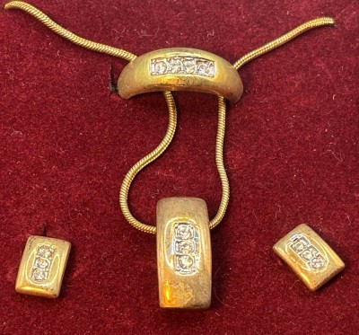 Auktion 363<br>Modeschmuck-Set, Kette mit Flyer, Ring und Paar Ohrstecker, ohne Hersteller, neu in OVP [1]