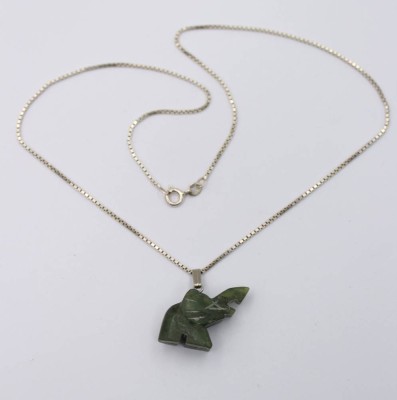 Auktion 363<br>kl. Jade-Elefant an 925er Kette, ca. L-44cm Anh. L-2,5cm [1]