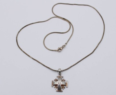 Auktion 363<br>Halskette mit Jerusalemkreuz, Silber, 7,7gr., L-48cm, Anh. L-2,8cm [1]