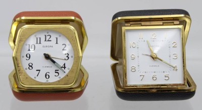 Auktion 363<br>2x div. Reisewecker, Europa, Werke laufen [1]