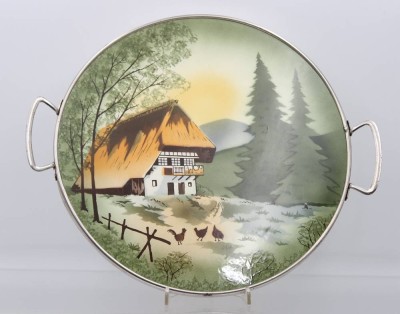 Auktion 363<br>Tortenplatte, Grünstadt, Schwarzwald Haus, Metallmontur, ca. D-30cm [1]