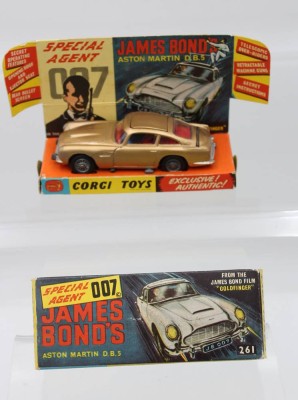 Auktion 363<br>Corgi Toys, 261 James Bond 007 Aston Martin D-B 5, Great Britain, 1:43, Druckguss [1]