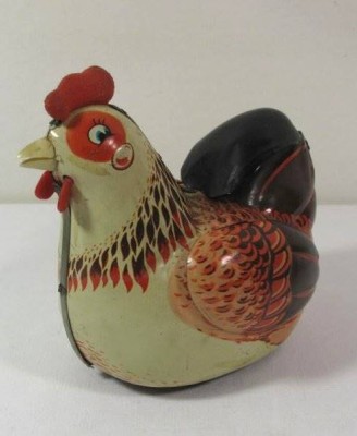 Auktion 363<br>gr. Legehenne, Blech, China, 70er Jahre, Batteriebetrieb, Fächer leicht rostig, bespielt, Funktion nicht geprüft, H-16cm L-20cm. ein Ei anbei [1]