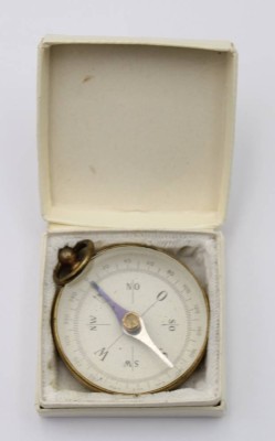 Auktion 363<br>kl. alter Taschen-Kompass, ca. D-3,5cm [1]