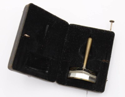 Auktion 363<br>altes Vermessungs-Winkelprisma in orig. Etui, ca. L-6cm [1]