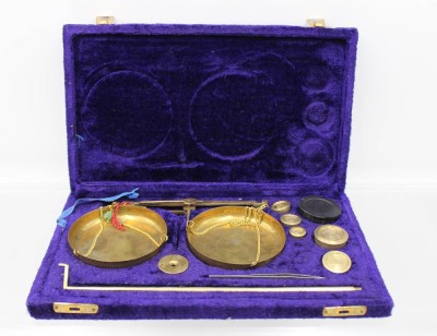 Auktion 363<br>Feinwaage in Etui, 3 kleinsten Gewichte fehlen [1]