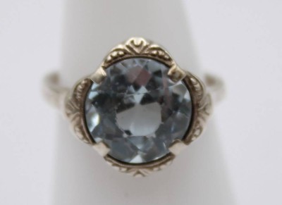 Auktion 363<br>Ring, Silber (gepr.), hellblauer Stein, RG 51/52, 3,8gr. [1]