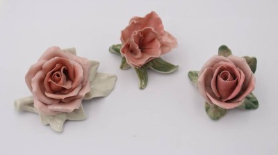 Auktion 363<br>3x Tisch-Rosen, ENS, Volksstedt, 1x stark bestossen, ca. H-4,5cm [1]