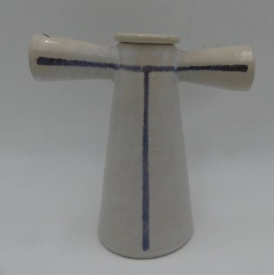 Auktion 363<br>Kunstkeramik  Kanne von Uwe Lerch (Atelier in 24794 Bünsdorf), H-16 cm, B-16 cm [1]