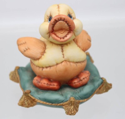 Auktion 363<br>Goebel Teo D` Oro, Ente auf Kissen, ca. H-8,8cm [1]