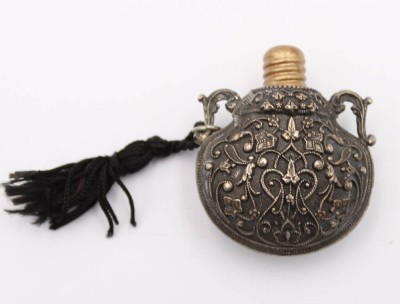 Auktion 363<br>kl. Falcon, Glas mit Metallauflage, orientalisch?, Kappe fehlt wohl , L-5cm B-4cm [1]