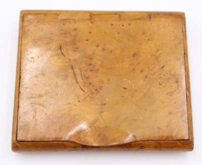 Auktion 363<br>Zigarettenetui, Wurzelholz, wohl 20er Jahre, 8 x 9cm [1]