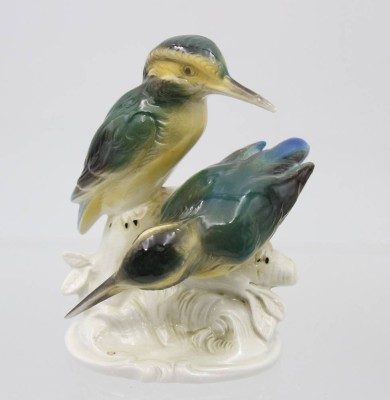 Auktion 363<br>Paar Eisvögel, Wagner & Apel, Unterglasurfarben, Schnabel geklebt, ca. H-13cm [1]