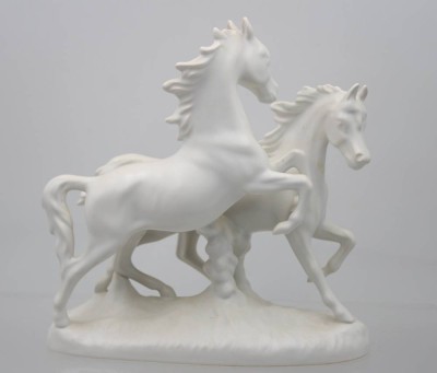 Auktion 368<br>Pferdegruppe, Goebel, weiß, ca. H-24cm B-24cm [1]