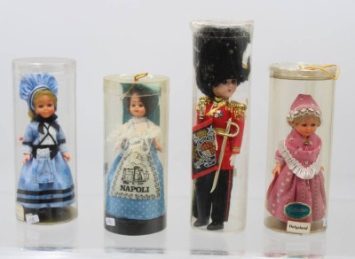 Auktion 368<br>4x div. Trachtenpuppen, ca. H-22cm [1]