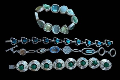 Auktion 363<br>4x div. Armbänder, Modeschmuck, div. Materialien, 1x Zugband [1]