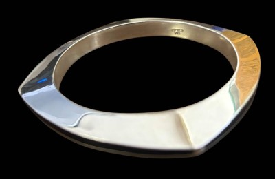 Auktion 363<br>massiver Armreif, Silber-925-, Mexico, schwarz eingelegter Emaillestreifen, 45 gr [1]