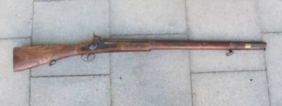 Auktion 363<br>altes Steinschloß-Gewehr,  Nr. 3371, L-112cm [1]