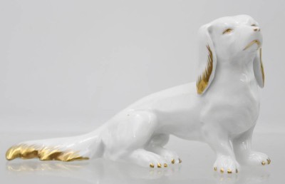 Auktion 363<br>Dackelfigur, Günthersfeld, Goldstaffage, wohl Art-Déco, H-9cm L-16cm [1]