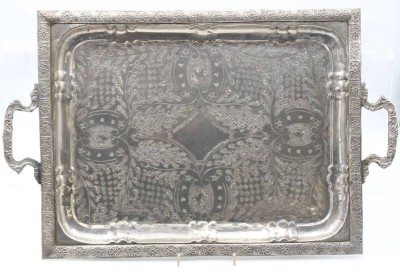 Auktion 363<br>gr. Serviertablett, wohl Indien, Metall silberfarben, ca. 55 x 35cm [1]
