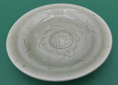 Auktion 363<br>kl. Seladon Teller, D-14 cm, [1]