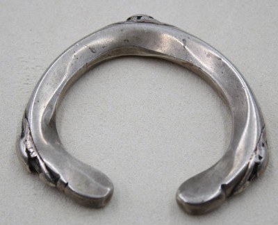 Auktion 363<br>Armreif, wohl Manille (Sklavengeld), massiv Silber (geprüft) 96,7 gr. [1]