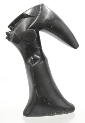 Auktion 363<br>Mashia (?) sign. Frauenkopf aus schwarzen Stein,  Afrika, H-21 cm [1]