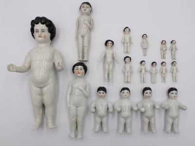 Auktion 364<br>17xdiv. kleine Badepuppen aus Porzellan, von 3,5 bis 19 cm [1]