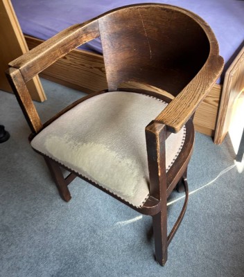 Auktion 364<br>Eiche Bürostuhl, Gebrauchsspuren [1]