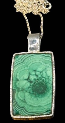 Auktion 364<br>Silber-Halskette (L-44 cm) mit grossen Anhänger, Malachit, 5,5x3 cm, zus.18,7 gr [1]