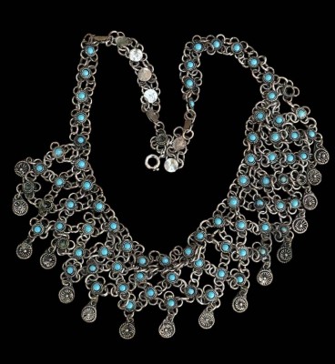 Auktion 364<br>versilbertes Ethno-Collier mit Türkisen, L-45 cm, 43,6 gr [1]