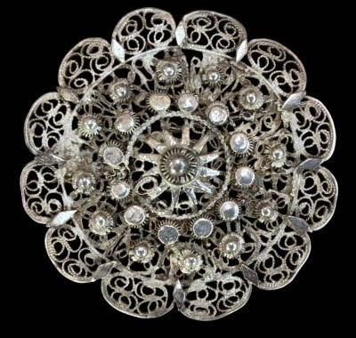 Auktion 364<br>gr. Filigran-Brosche bzw. Anhänger, Silber geprüft, D-5 cm, 11,1 gr [1]