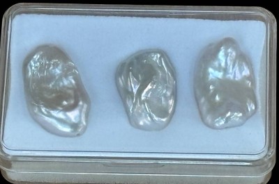 Auktion 364<br>20-23mm große Barockperlen, natürliche grosse weiße Perlen, unregelmäßig geformt, für Schmuck, 3 Stück in Kästchen [1]